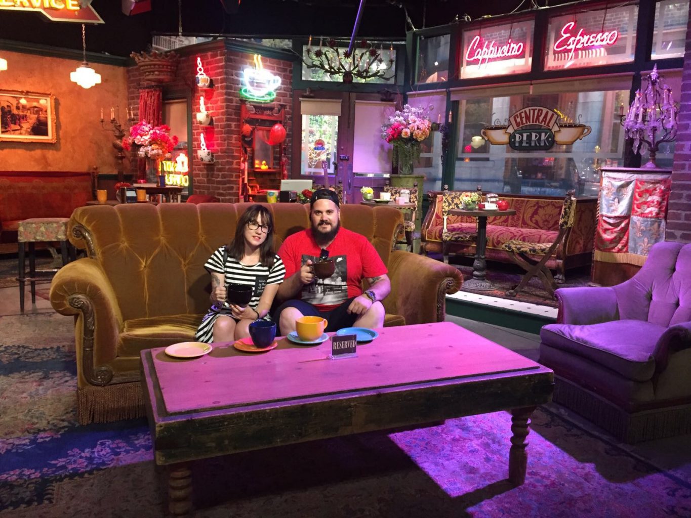 El sofá de Friends en el set original. Visitar los estudios Warner Bros. en Hollywood
