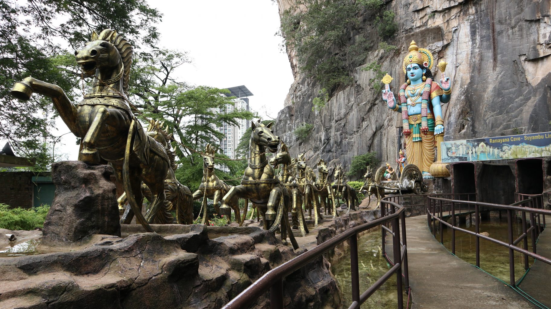 Entrada a Ramayana Cave. visitar Batu Caves