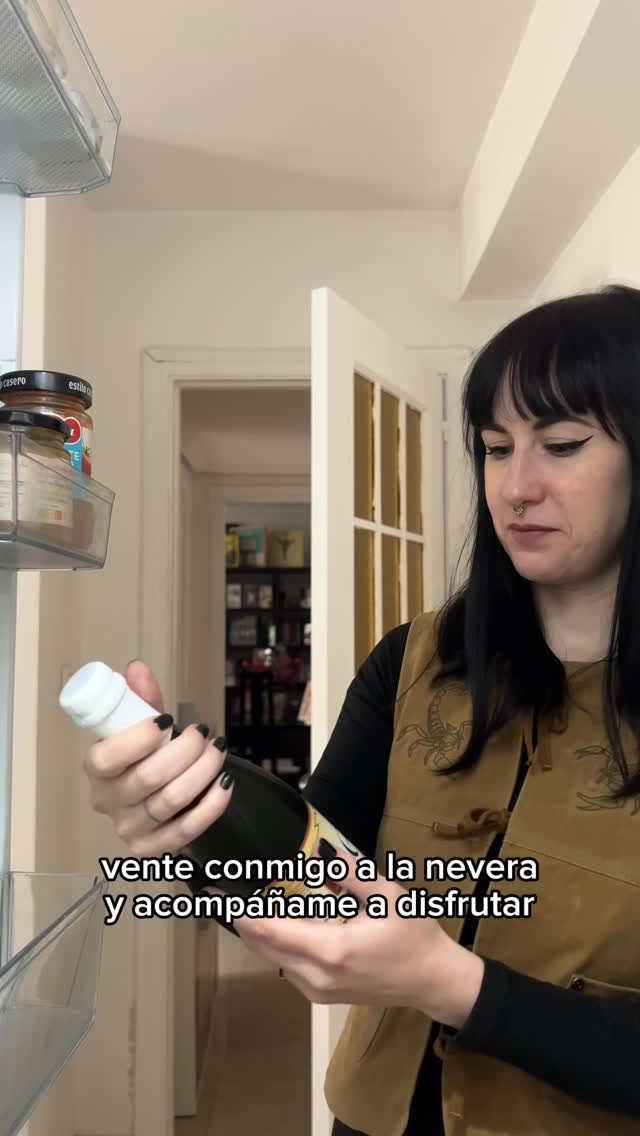 #Publi. Mi nuevo propósito para este año nuevo es celebrar un poquito más los pequeños logros, porque a veces, se nos olvida disfrutar💫

@kefirgrial es una bebida artesanal de kéfir de agua ligera y viva. Sin gluten, sin lactosa y con probióticos vivos. 

Anímate a disfrutar de tu momento Grial con 5€ de descuento y envíos gratis con mi código: car_grial 🎁

#GrialLovers #kéfirgrial