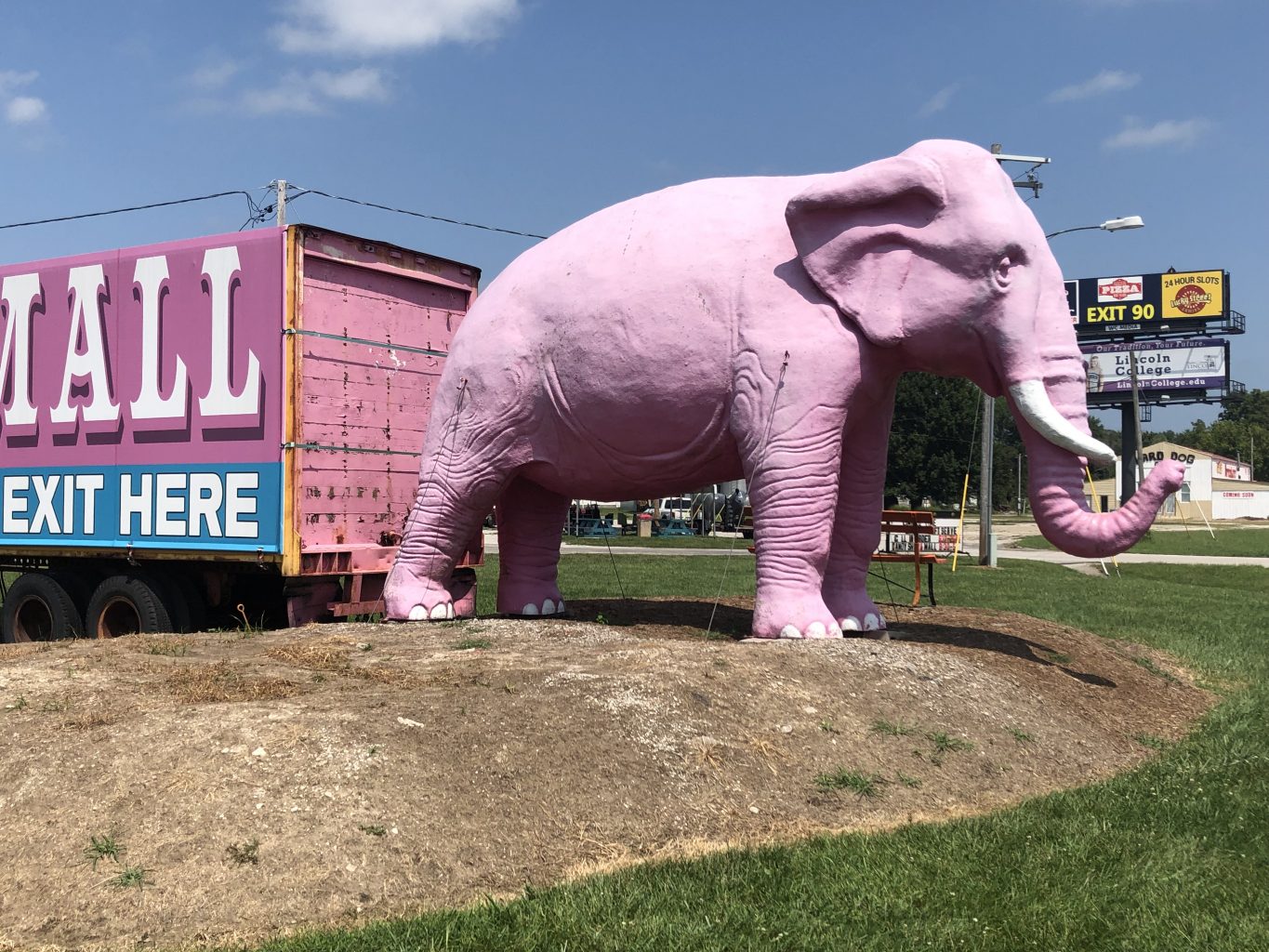 Pink Elephant Antique Mall. RUTA 66, Etapa 2: Springfield (Illinois)- Springfield (Missouri). 540 km