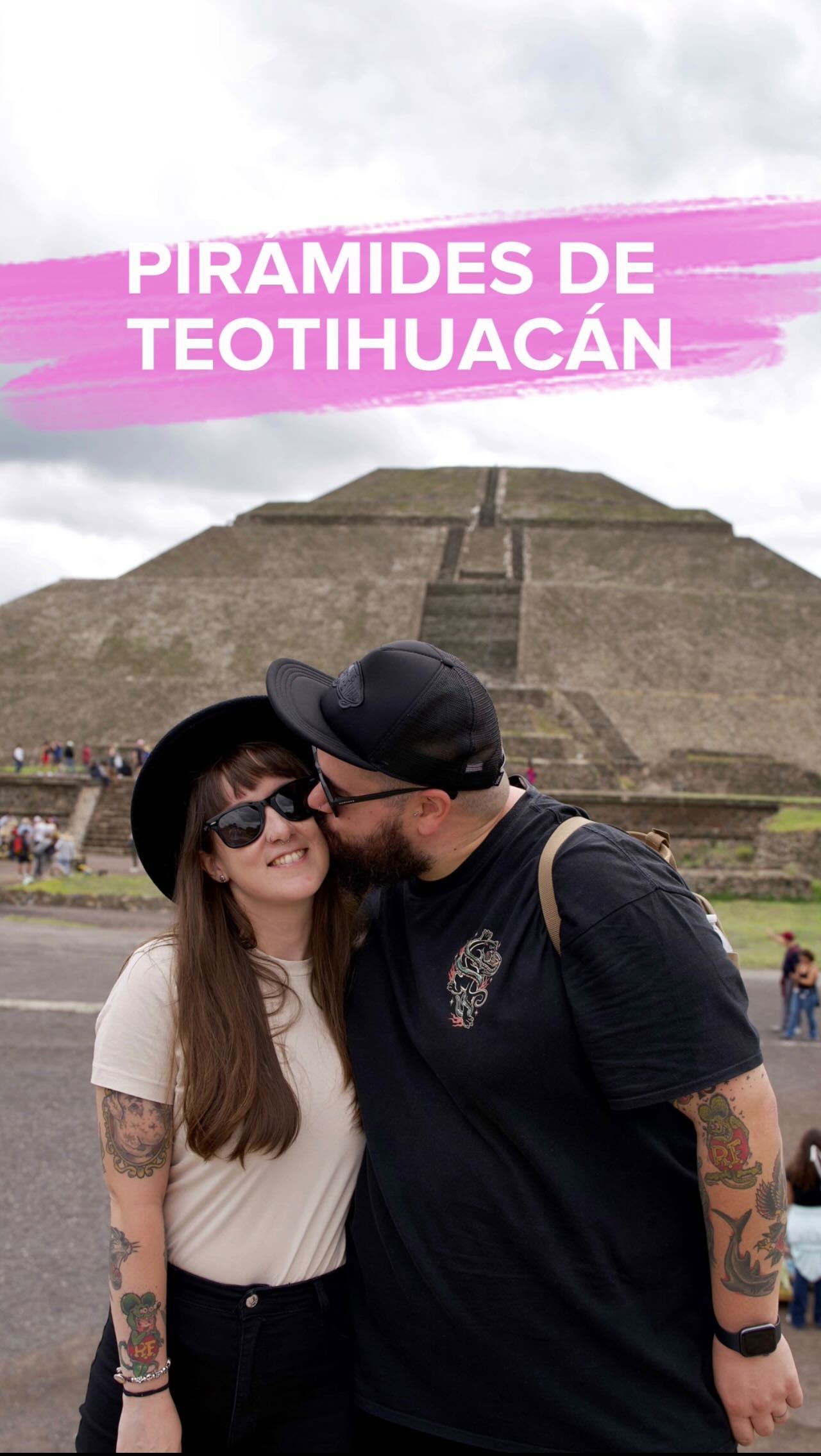 ✨Pirámides de Teotihuacán con @getyourguide ✨
.
A tan sólo 50 kilómetros de Ciudad de Mexico se encuentra la impresionante ciudad antigua de Teotihuacán (“Lugar donde los dioses fueron creados”).
.
Aquí puedes visitar la pirámide de la Luna y la del Sol, el Templo de Quetzalcóatl o pasear por la Calzada de los Muertos💀
.
Si quieres que la visita sea cómoda y aprender mucho sobre este lugar, te recomedamos la excursión desde Ciudad de Mexico con entrada anticipada a Teotihuacán de @getyourguide . Disfrutarás de este lugar antes de que lleguen las masificaciones y contarás con las explicaciones de un arqueólogo. 
.
Sin duda, un imprescindible en tu viaje a Ciudad de Mexico🇲🇽
.
@getyourguidecommunity #getyourguide #mexico #teotihucacan #globetrotter #viajesglobetrotter #piramides #reel #reelsinstagram #reelsofinstagram