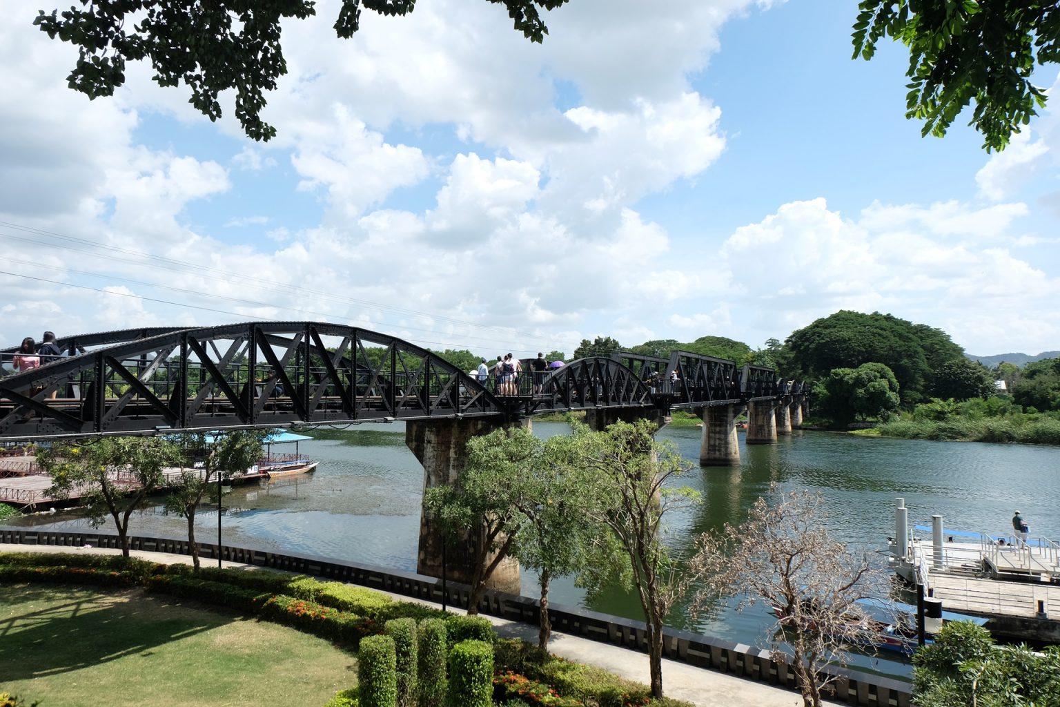 Puente sobre el río Kwai. Visitar Kanchanaburi