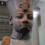 Cabeza colosal de Amenhotep III. Guía rápida por el British Museum