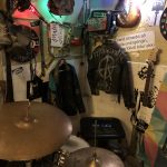Instrumentos y chaquetas del museo. El museo del Punk islandés