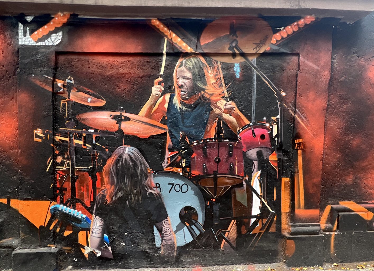 mural en honor a Taylor Hawkins