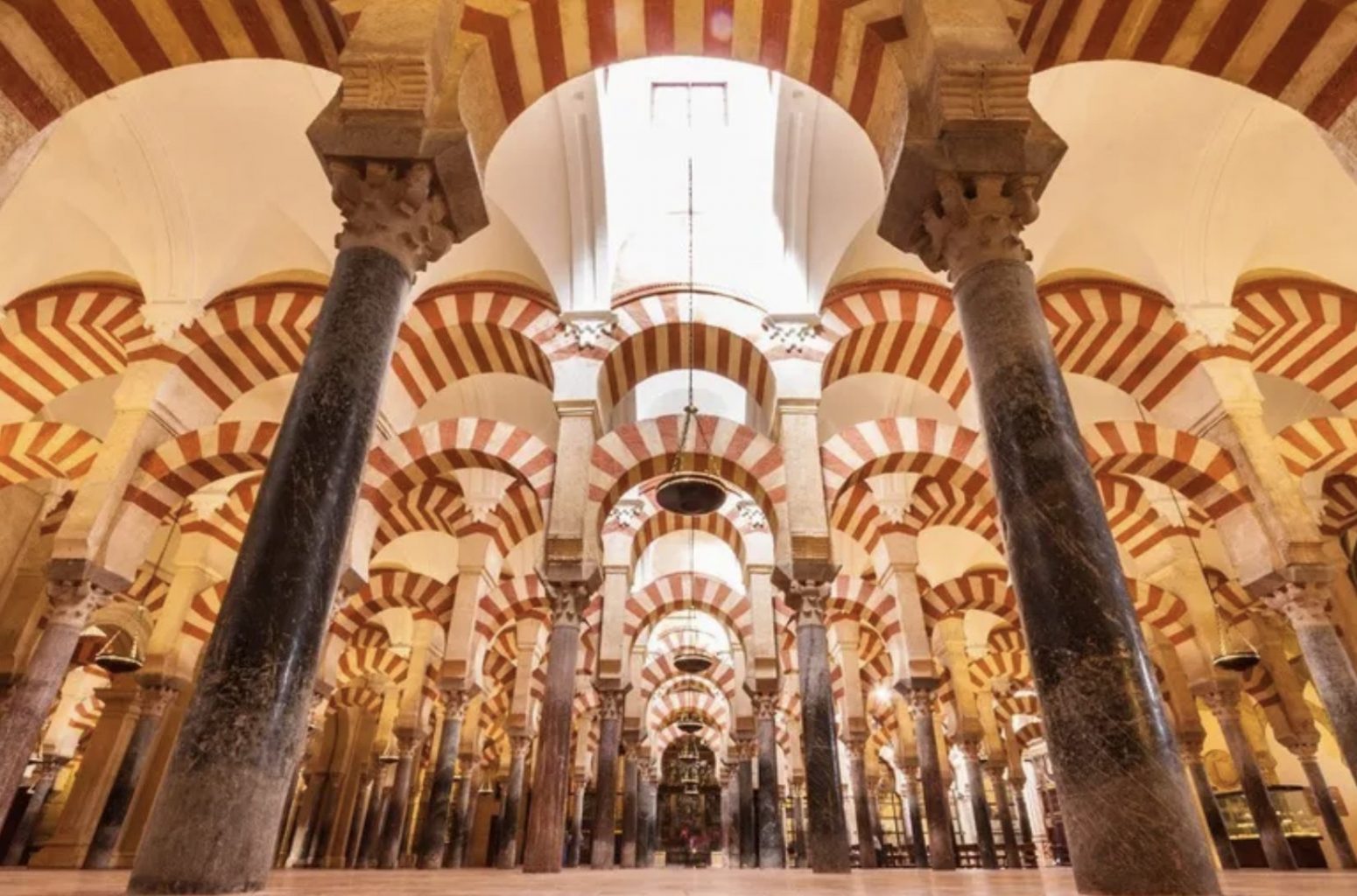 Mezquita de Córdoba. 8 excursiones de un día que puedes hacer desde Sevilla