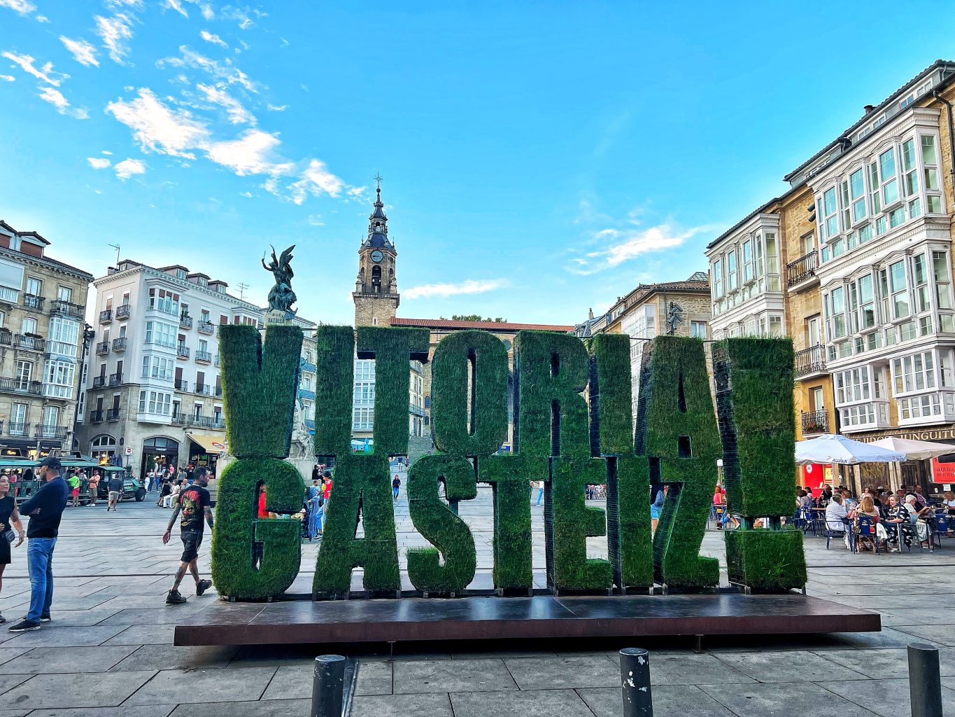 letras vegetales de “Vitoria-Gasteiz”. Qué ver y hacer en Vitoria-Gasteiz