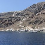 Puerto de Korfos en Thirassia. Crucero al volcán, aguas termales y Thirassia en Santorini