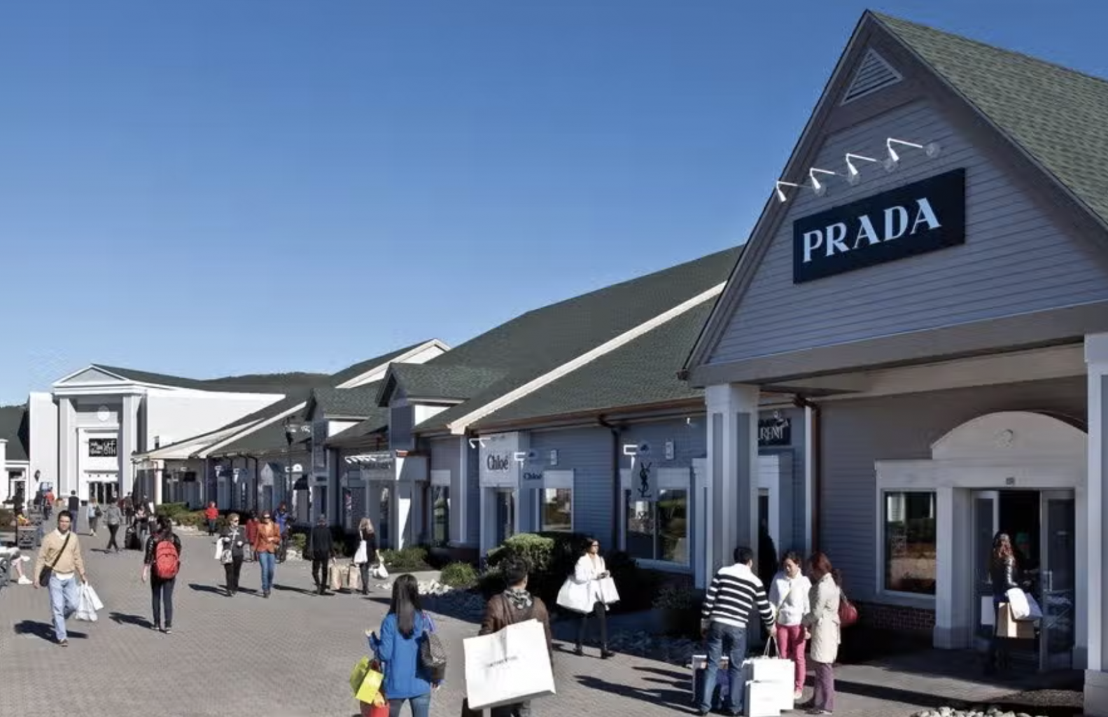 Woodbury Common Premium Outlets / Civitatis. Excursiones de un día que hacer desde Nueva York