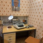 Espacio de trabajo típico de la RDA. Museo de la RDA en Berlín
