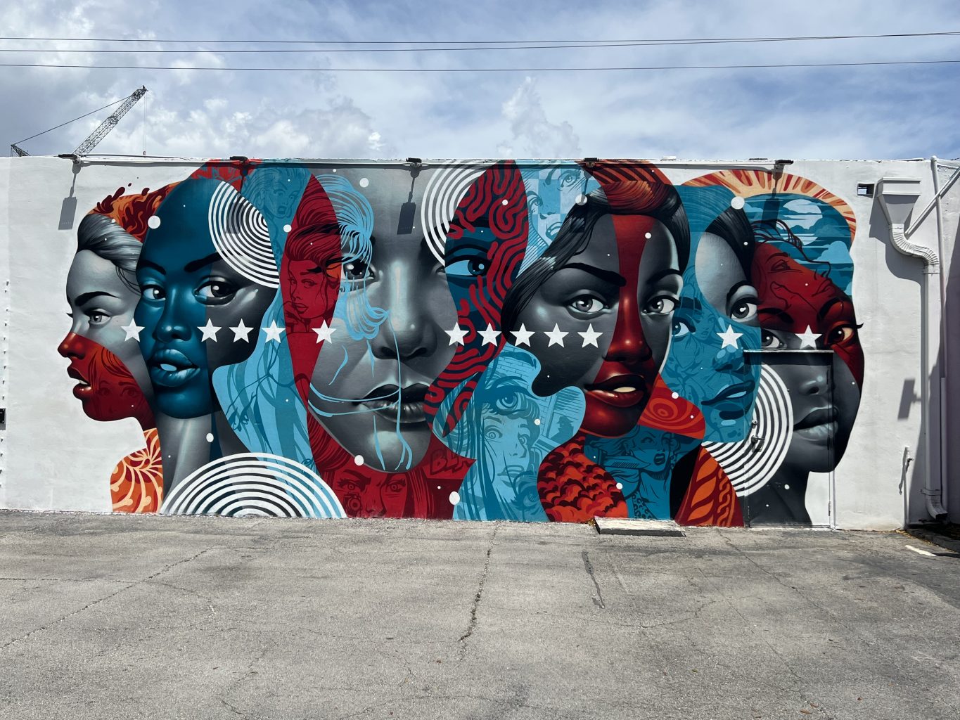 “American Power” de Tristan Eaton. Visitar Wynwood Walls en Miami